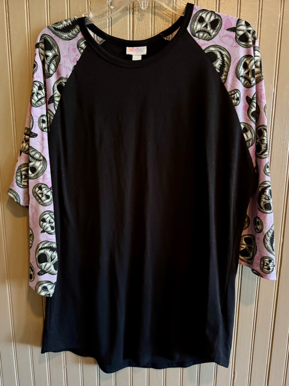 LuLaRoe Black Raglan Top Pumpkin-Skull Sleeves EUC Halloween Randy 2XL